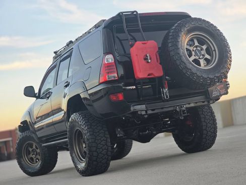Used 2004 Toyota 4Runner SR5 AWD/4WD image 2