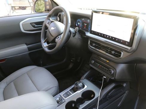 Used 2025 Ford Bronco Sport Badlands image 11