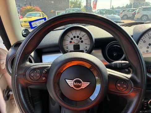 Used 2011 MINI Cooper Hardtop image 14
