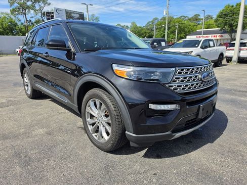 Used 2022 Ford Explorer Limited AWD/4WD image 6