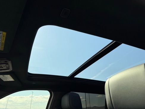 Used 2025 Toyota Tundra Limited AWD/4WD image 13