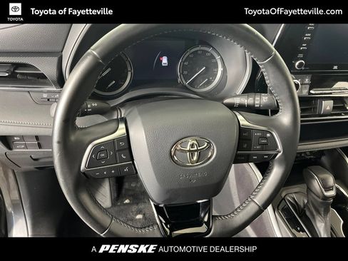Used 2021 Toyota Highlander XSE FWD image 35