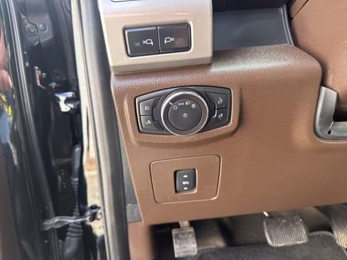 Used 2017 Ford F150 King Ranch image 21