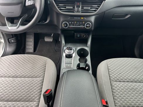 Used 2020 Ford Escape SE image 16