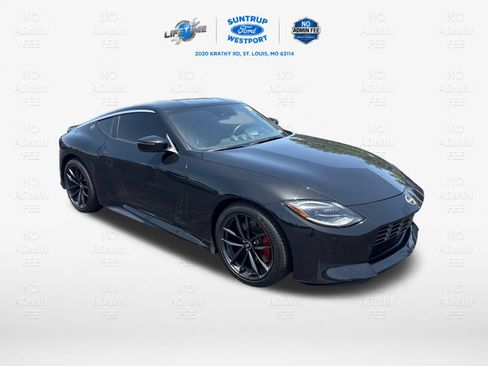 Used 2024 Nissan Z Performance w/ Floor Mat Package RWD image 9