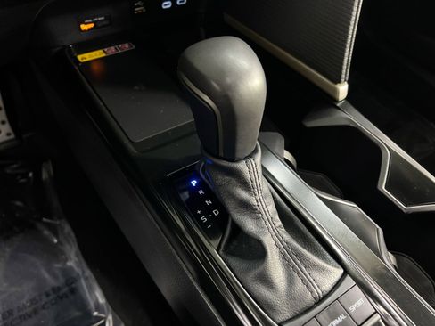 Used 2025 Toyota Camry SE image 26