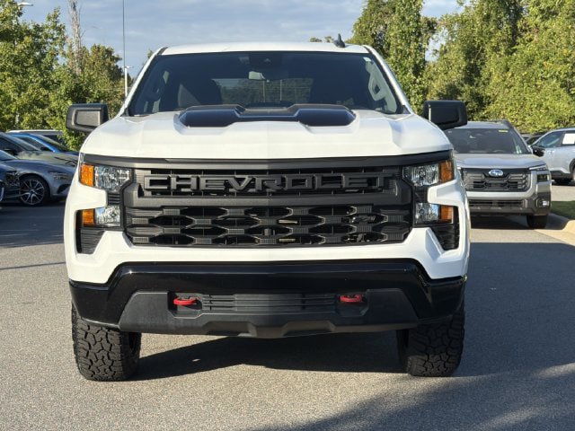 Used 2024 Chevrolet Silverado 1500 Custom Trail Boss w/ LPO, Dark Essentials Package AWD/4WD image 8