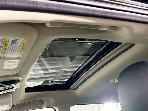 Used 2023 Subaru Outback Touring XT image 19