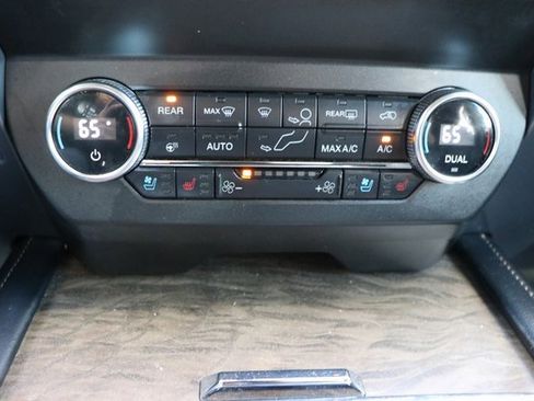 Used 2019 Ford Expedition Max Platinum image 25
