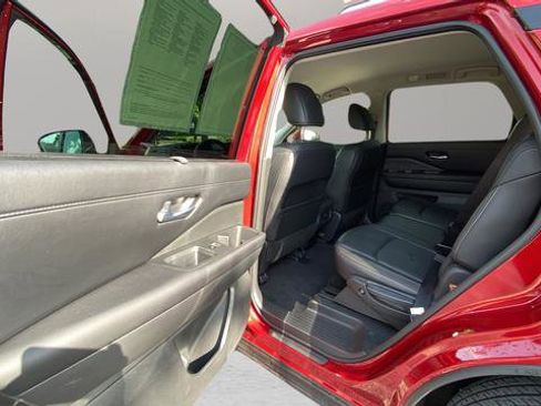 Used 2023 Nissan Pathfinder SL AWD/4WD image 35