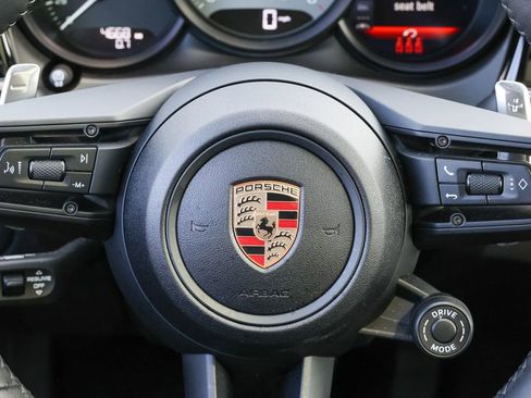 Certified 2025 Porsche Macan S AWD/4WD image 32