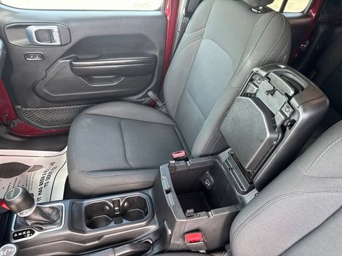 Used 2021 Jeep Gladiator Sport AWD/4WD image 32