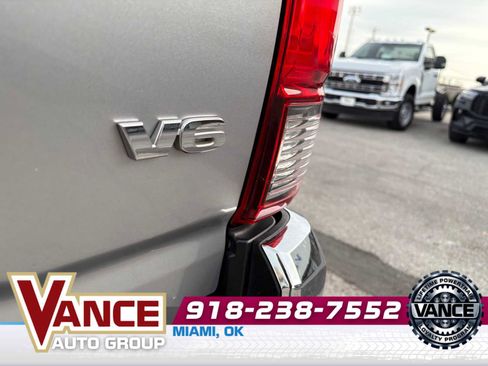 Used 2018 Toyota Tacoma SR5 image 11