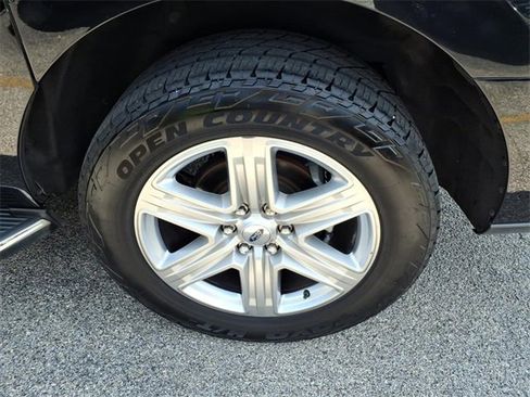 Used 2020 Ford Expedition Max XLT w/ Equipment Group 202A image 19