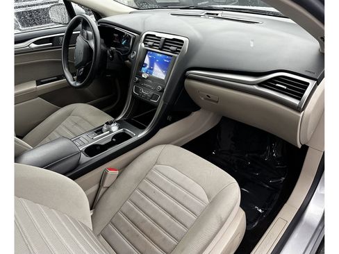Used 2020 Ford Fusion SE image 9