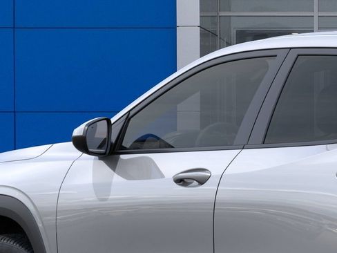 New 2026 Chevrolet Trax LS w/ LS Convenience Package FWD image 12
