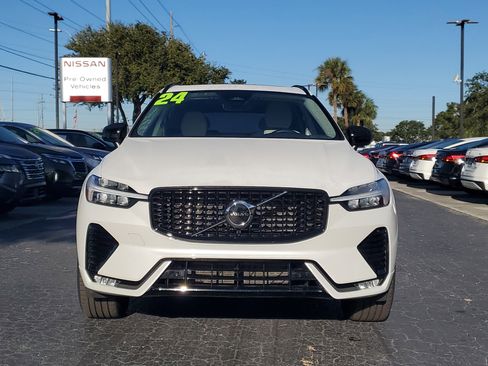 Used 2024 Volvo XC60 B5 Core image 2