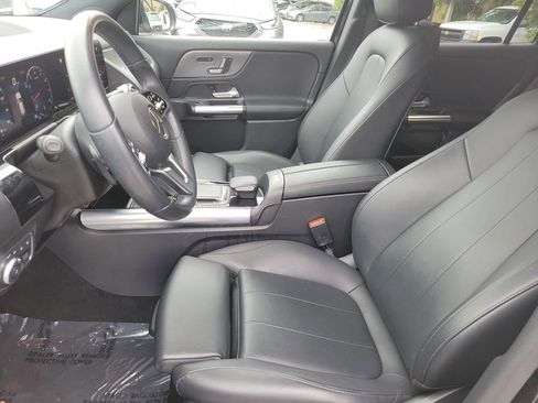 Used 2022 Mercedes-Benz GLA 250 w/ Premium Package Lite image 22