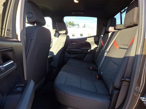 Certified 2024 Chevrolet Colorado Z71 w/ Z71 Convenience Package 2 image 12