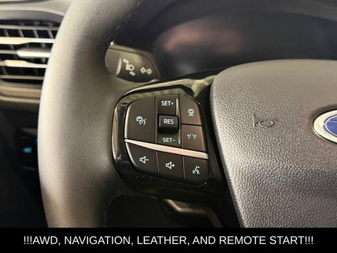 Used 2023 Ford Escape Platinum AWD/4WD image 27