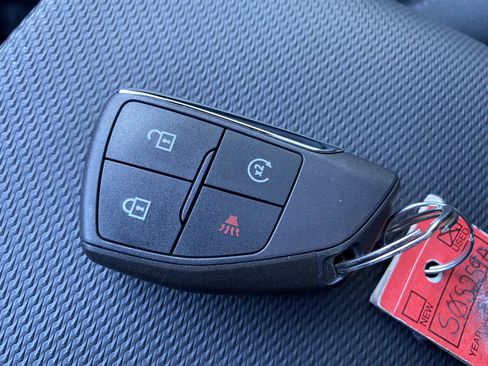 Used 2026 Chevrolet Equinox LT image 38