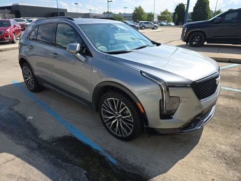 Certified 2024 Cadillac XT4 Sport w/ Technology Package AWD/4WD image 4
