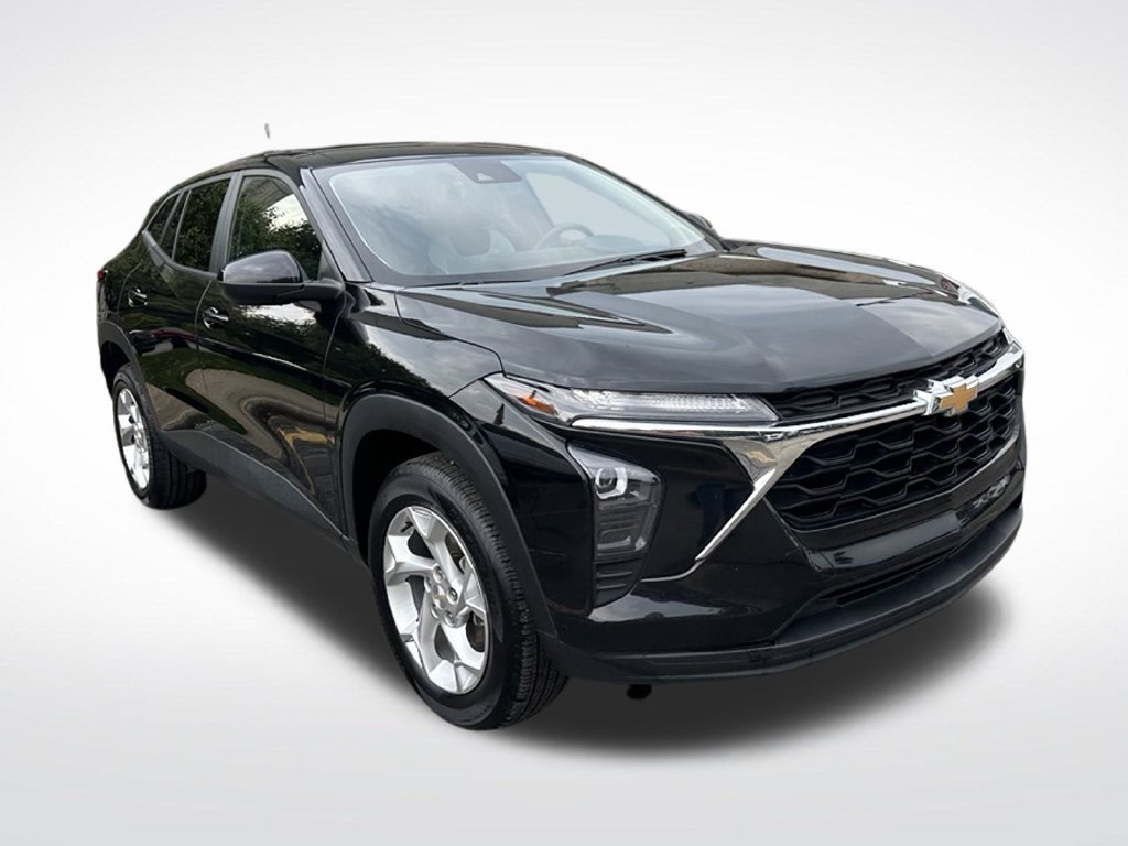 Used 2024 Chevrolet Trax LS w/ LS Convenience Package FWD image 8