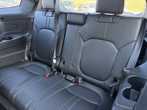 Used 2023 Honda Pilot TrailSport image 18