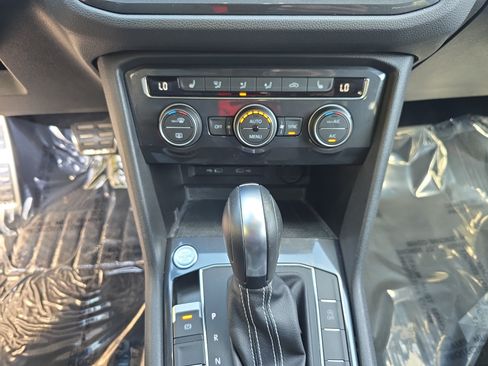Used 2021 Volkswagen Tiguan SE R-Line AWD/4WD image 23