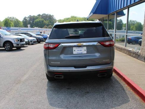 Used 2021 Chevrolet Traverse Premier FWD image 7