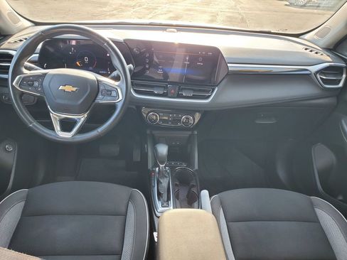 Used 2024 Chevrolet TrailBlazer LT w/ Convenience Package AWD/4WD image 10