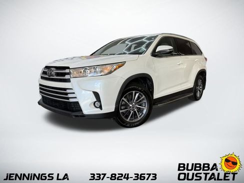 Used 2019 Toyota Highlander XLE FWD image 1