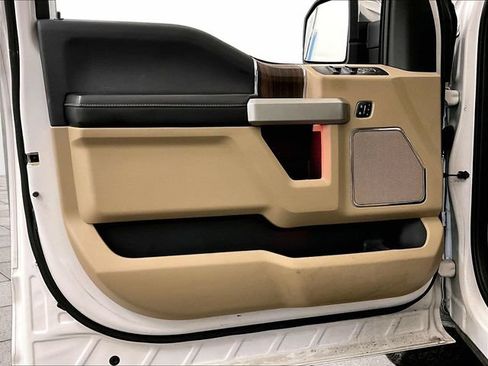 Used 2015 Ford F150 Lariat w/ Equipment Group 502A Luxury AWD/4WD image 22