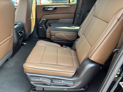 New 2026 Chevrolet Suburban High Country image 26