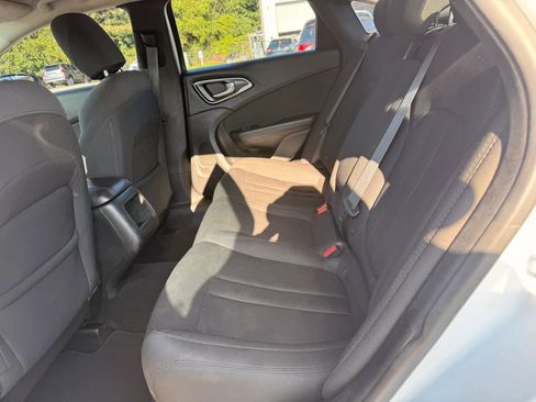 Used 2016 Chrysler 200 Limited w/ Convenience Group FWD image 21