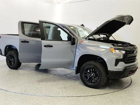 Used 2024 Chevrolet Silverado 1500 LT Trail Boss AWD/4WD image 10