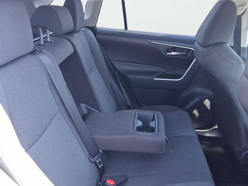 Used 2025 Toyota RAV4 XLE AWD/4WD image 10