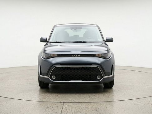 Used 2025 Kia Soul LX w/ LX Technology Package FWD image 2