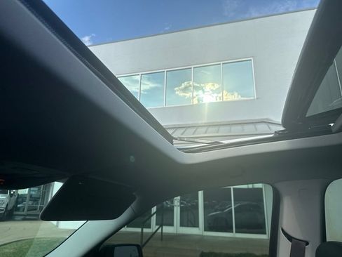 Used 2019 Chevrolet Traverse Premier w/ Redline Edition FWD image 15