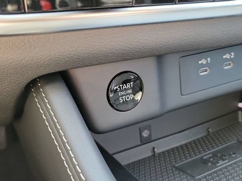 New 2026 Nissan Rogue Platinum AWD/4WD image 32