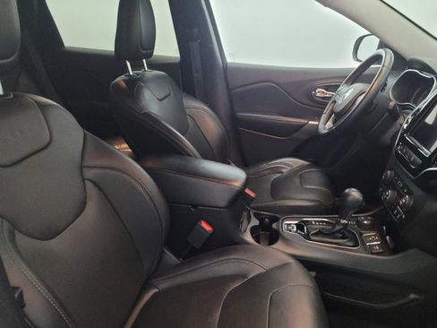 Used 2019 Jeep Cherokee Limited w/ Technology Group image 21