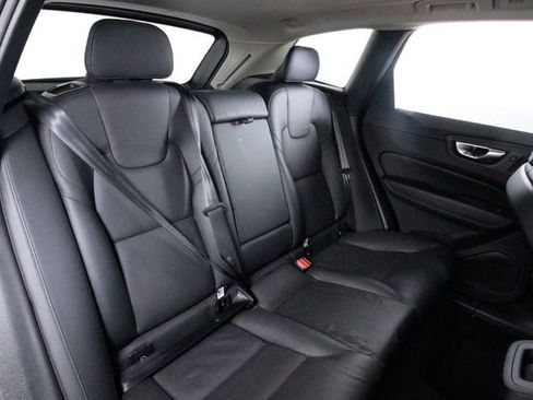 Certified 2025 Volvo XC60 B5 Plus w/ Climate Package AWD/4WD image 25