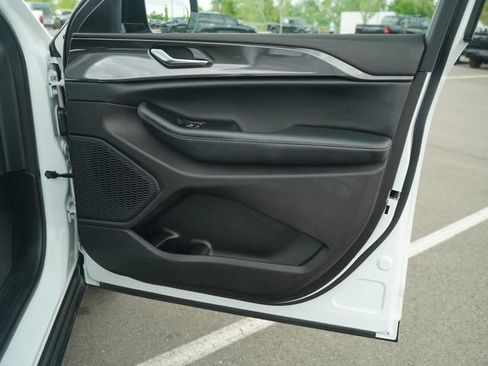 Used 2023 Jeep Grand Cherokee L Laredo RWD image 22