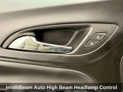 Used 2019 Chevrolet Equinox LT w/ Driver Convenience Package image 17