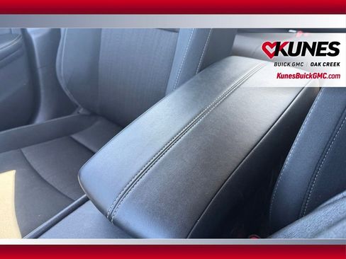 Used 2025 Nissan Altima 2.5 SV image 17