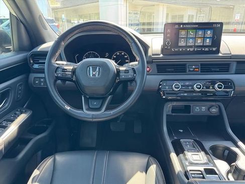 Used 2024 Honda Pilot TrailSport image 14