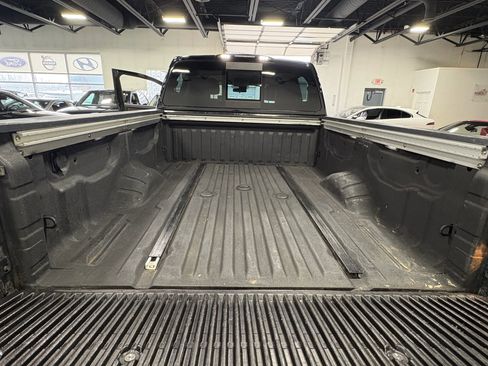 Used 2017 Nissan Titan PRO-4X image 34