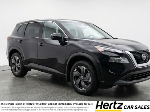Used 2025 Nissan Rogue SV image 1