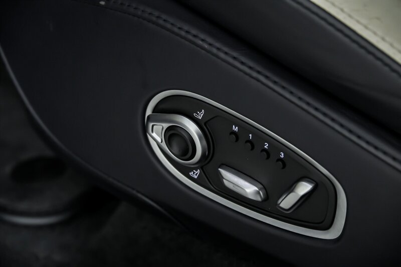 Used 2022 Aston Martin DBX AWD/4WD image 24