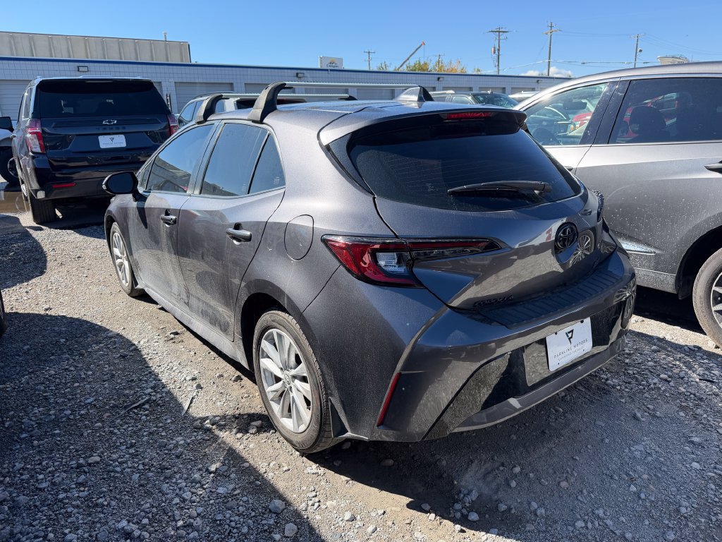 Used 2024 Toyota Corolla SE w/ SE Package FWD image 4
